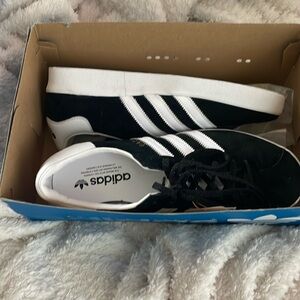 Adidas gazelle 85-size 8 1/2 men’s.